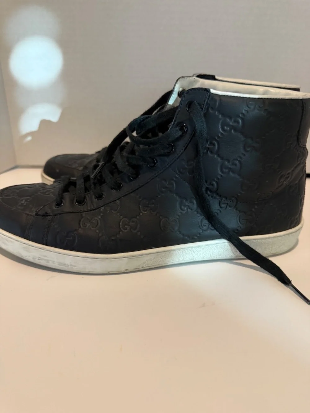 GUCCI Signature Hi Top Sneakers Black Leather 10 US